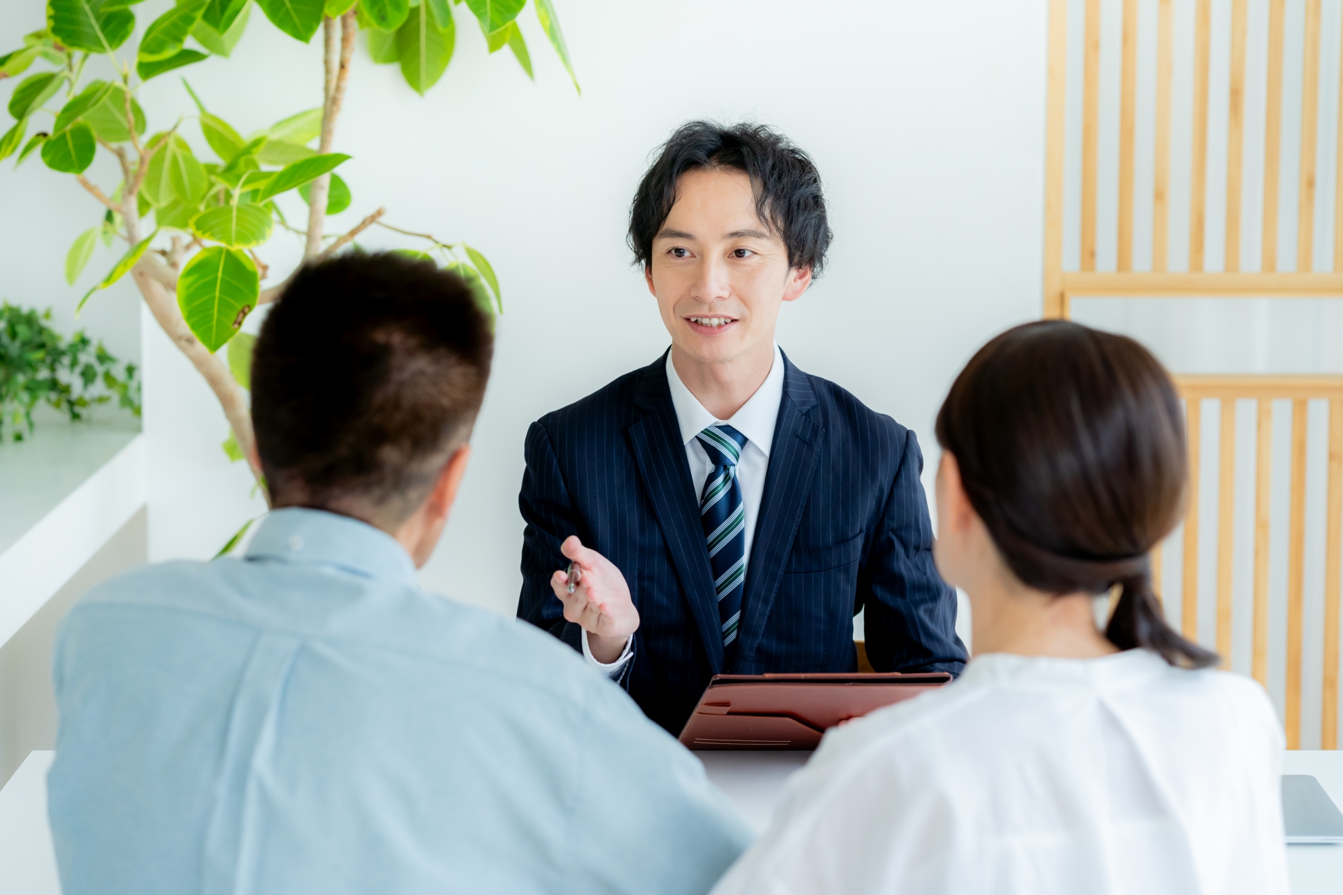なぜ価格が変動するの？売却価格変動の原因を、お客様に不動産会社が教える要因と対策のコンテンツ制作