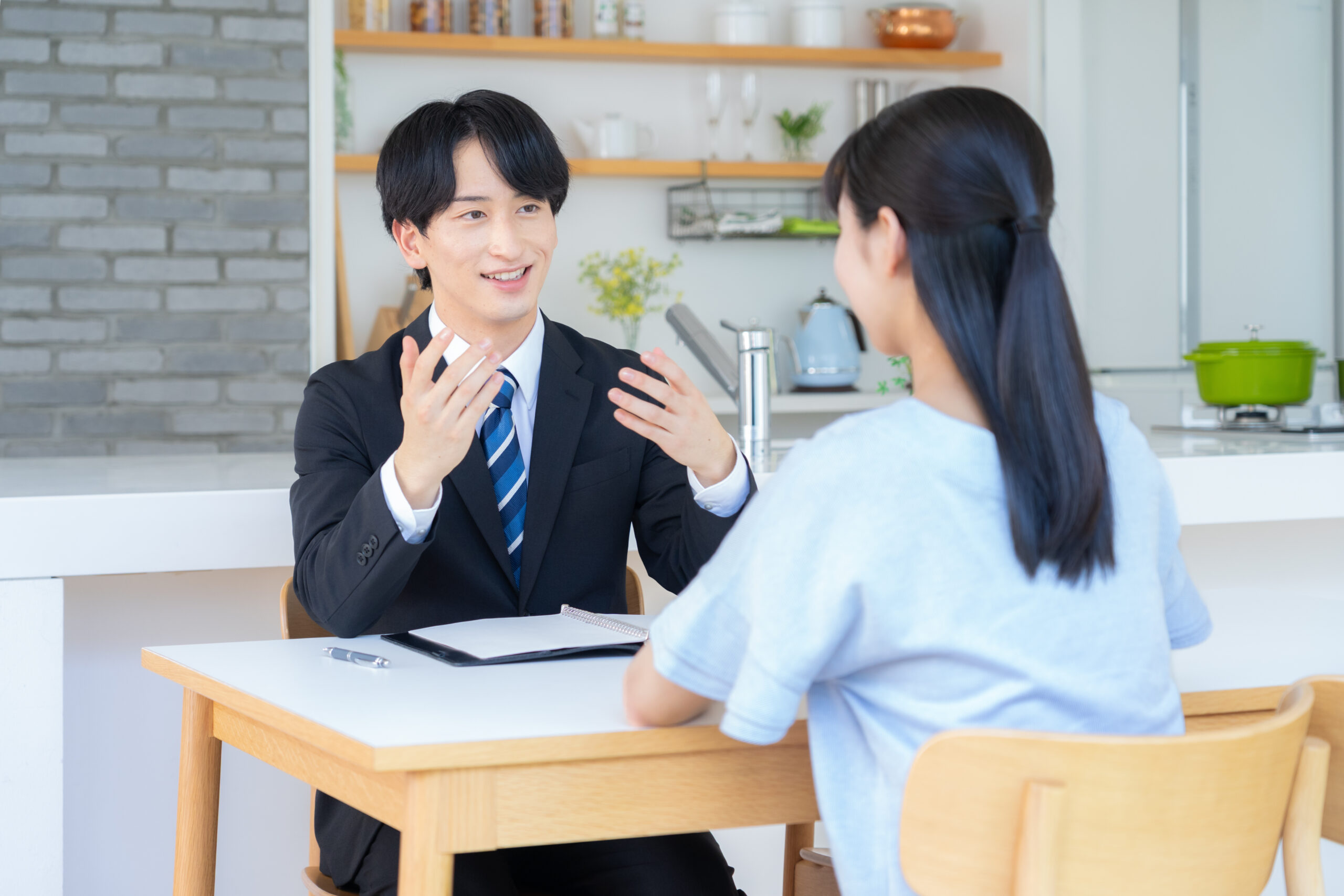 【不動産営業マンの解説コンテンツ】古い中古マンション水回り、売却前にリフォームすべき？賢い売却術