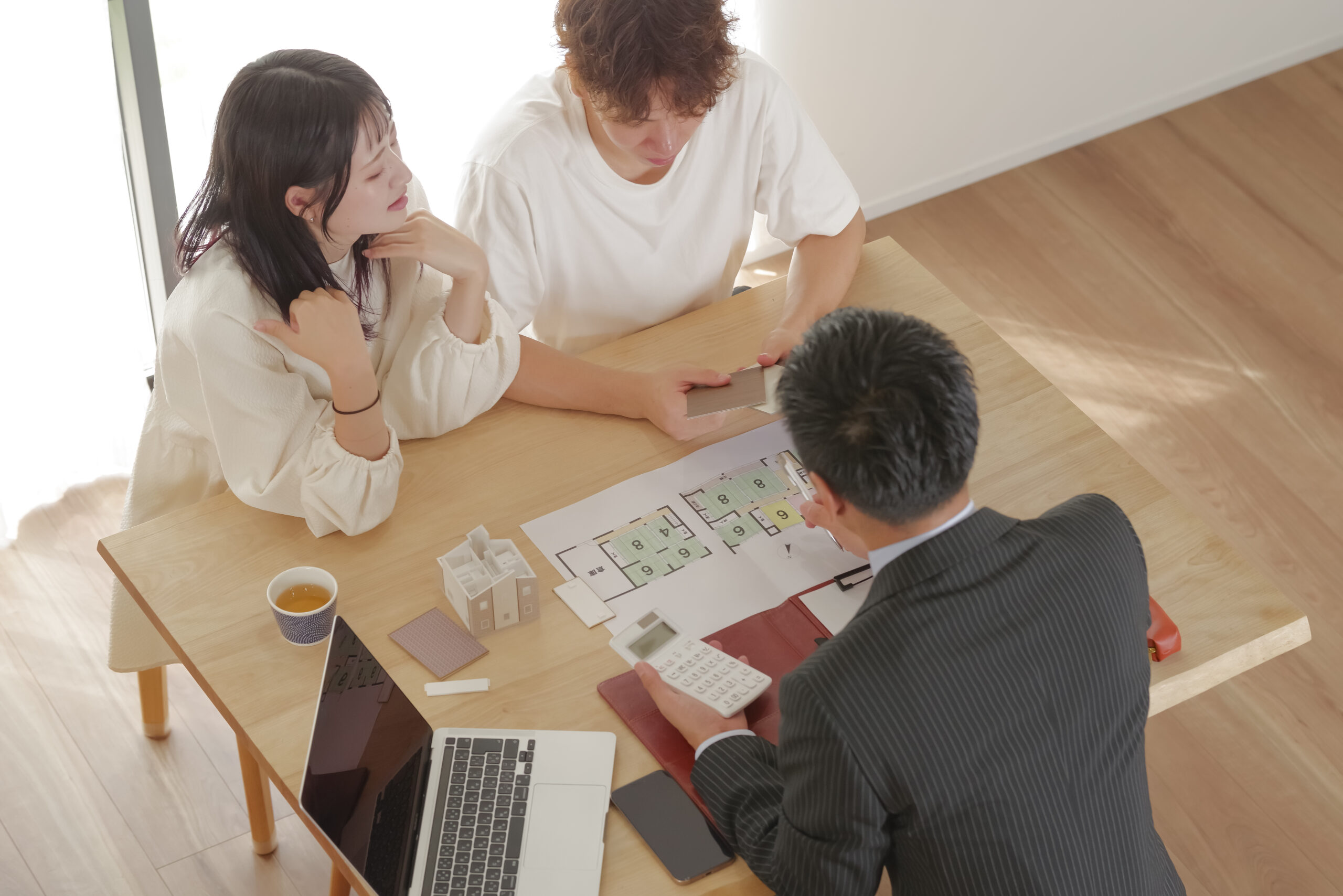 不動産営業マンが配信すべき、建築費高騰の時代だからこそ中古住宅リノベーションで費用を抑えた購入方法